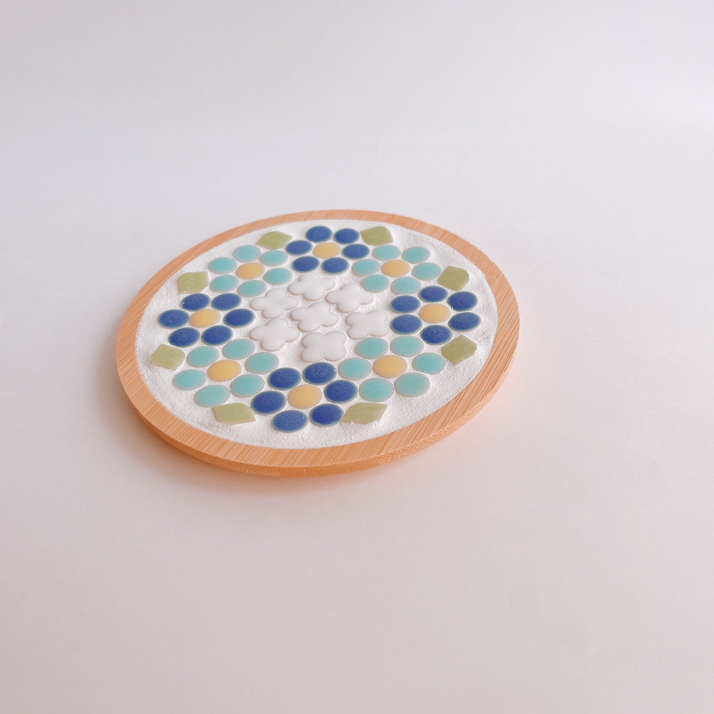 Mini trivet/blue flower ring